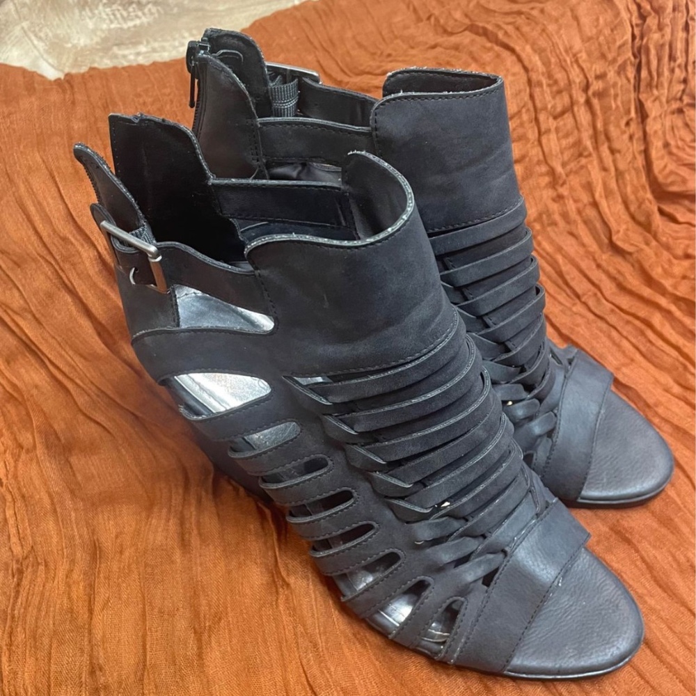 Black Sandel Heels
